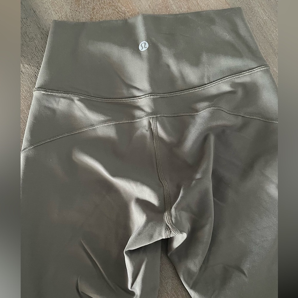 Lululemon light olive leggings 25” NWOT size 4